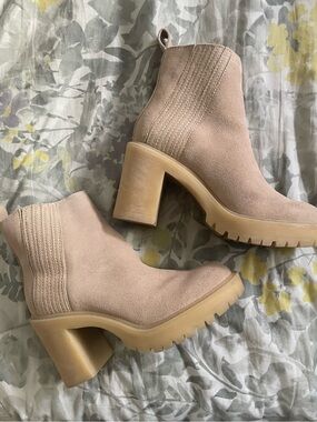 Women's Chunky Heel Boots